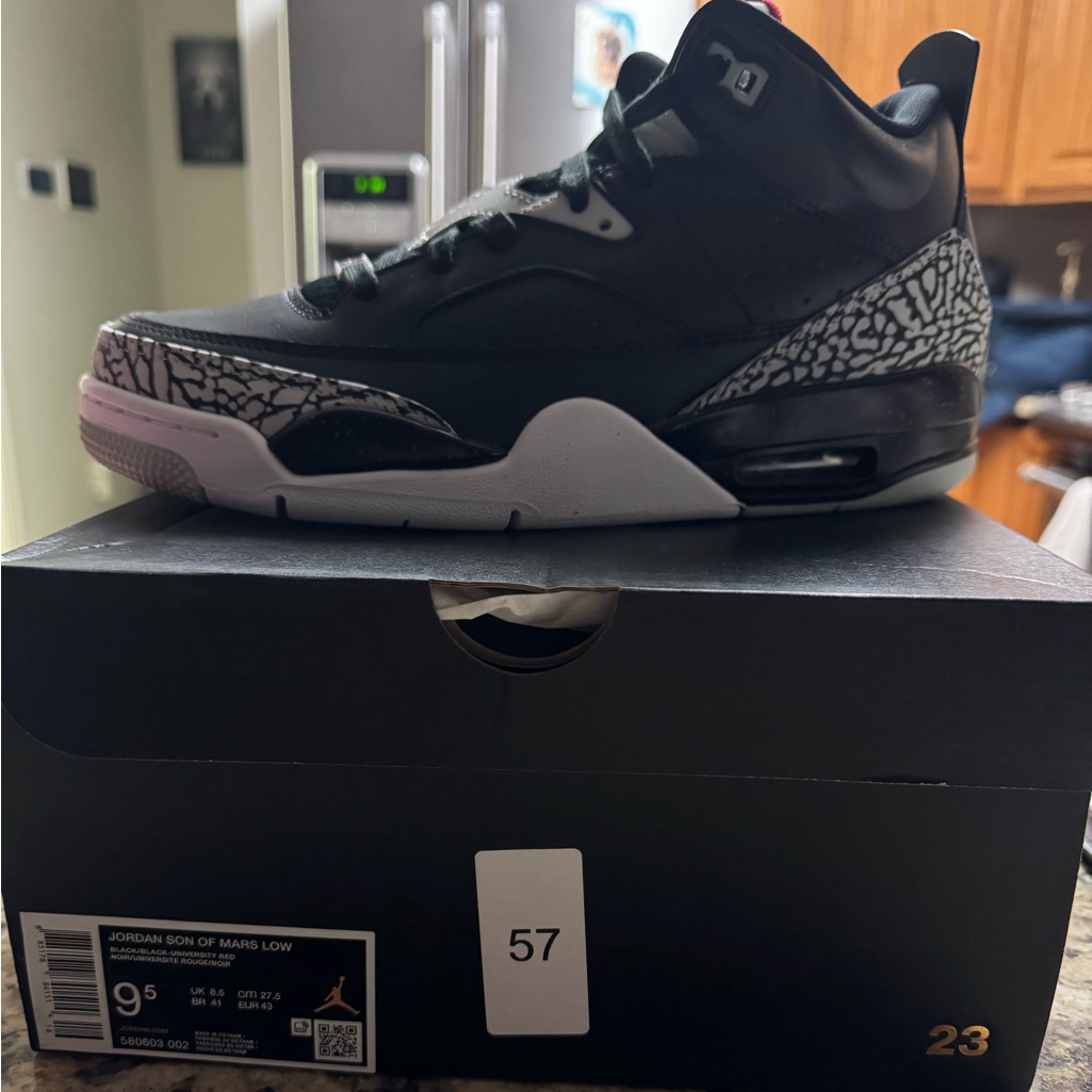 New Mens 9.5 Jordan Son Of Mars Low